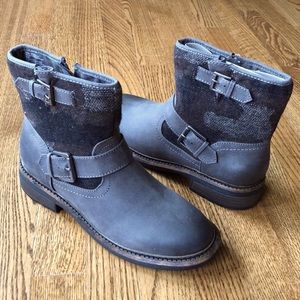 NEW Grey booties